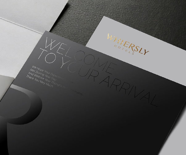 徽章式Logo設計魅力：從星巴克到保時捷，解析經典設計的力量